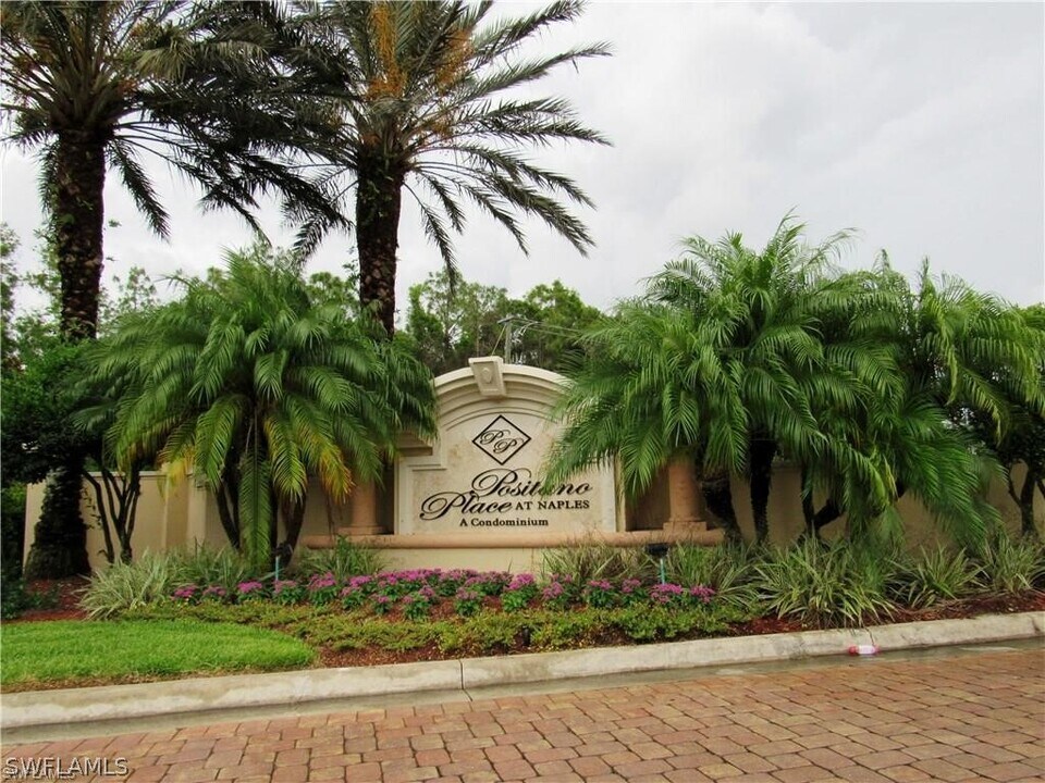 12936 Violino Ln in Naples, FL - Foto de edificio