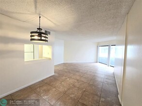 1720 N Congress Ave in West Palm Beach, FL - Building Photo - Building Photo