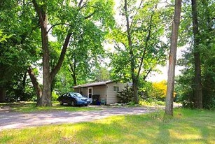 11204 W River Rd in Champlin, MN - Building Photo