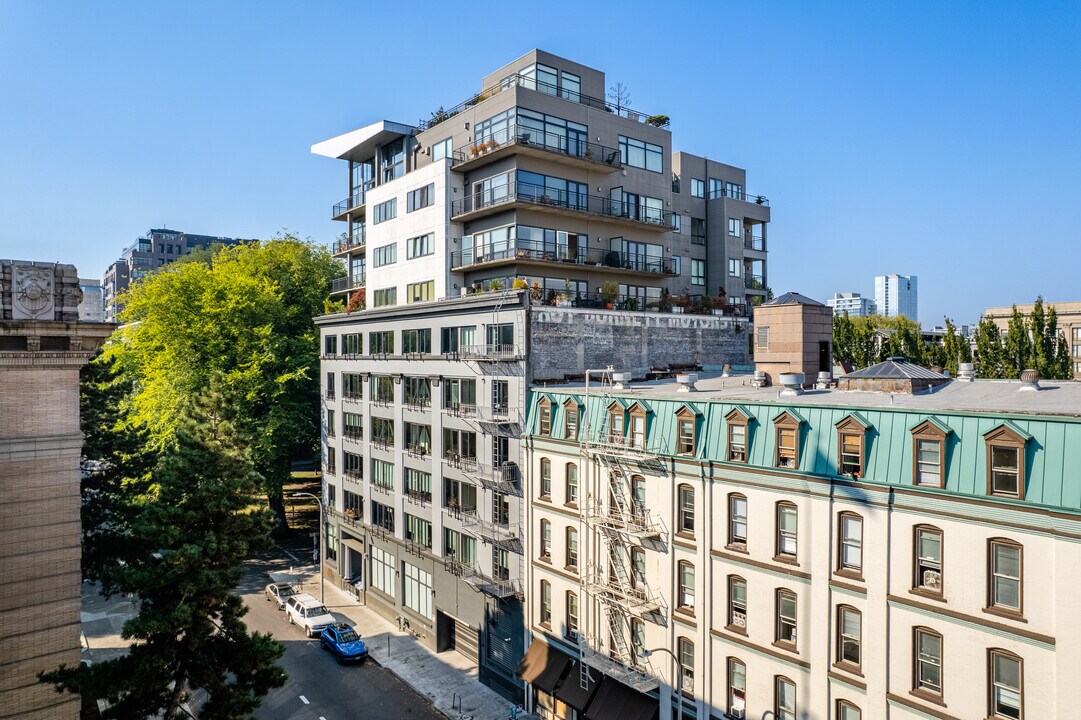North Park Lofts in Portland, OR - Foto de edificio