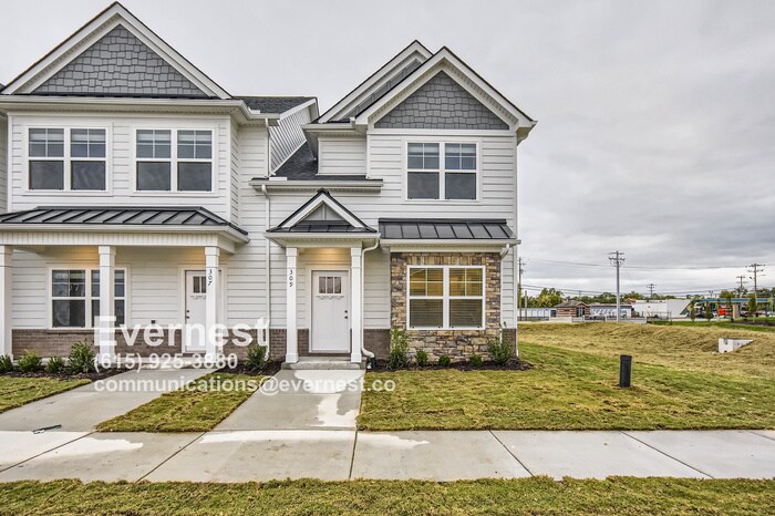 130 Carver Ln in Lebanon, TN - Building Photo