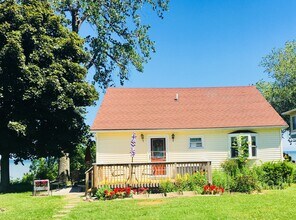 610 Riverside Dr in Niagara Falls, NY - Building Photo - Building Photo