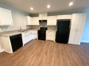 193 Gilmore Rd in Moss Bluff, LA - Building Photo - Building Photo