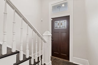 620 N Flores St in San Antonio, TX - Foto de edificio - Building Photo