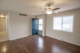 36 E Clearview Dr in Columbia, MO - Building Photo - Building Photo