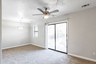 Alcovy Terrace in Covington, GA - Foto de edificio - Interior Photo
