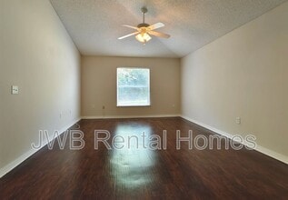9350 Thorn Glen Rd in Jacksonville, FL - Building Photo - Building Photo