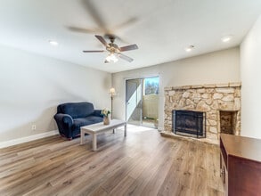 5322 Medical Dr, Unit C103 in San Antonio, TX - Foto de edificio - Building Photo