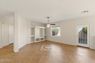 8938 W Grovers Ave in Peoria, AZ - Building Photo - Building Photo