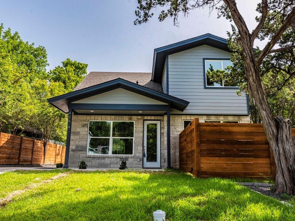 406 Post Rd Dr in Austin, TX - Building Photo