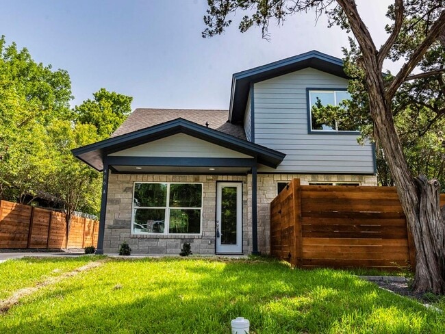 property at 406 Post Rd Dr
