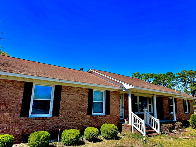 639 N College Rd in Wilmington, NC - Building Photo - Building Photo