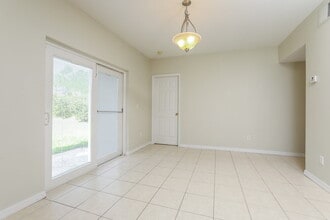 4208 Forest Island Dr in Orlando, FL - Building Photo - Building Photo