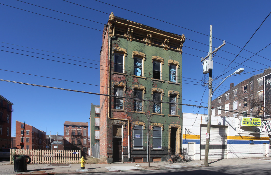 1717 Elm St in Cincinnati, OH - Building Photo