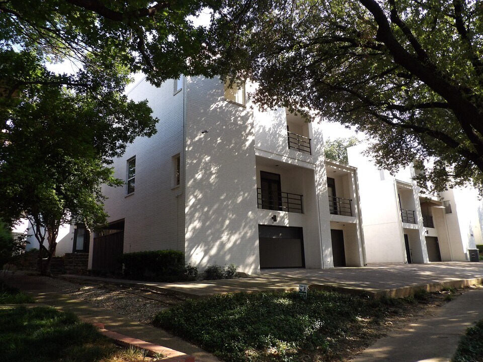 3910 Buena Vista St in Dallas, TX - Building Photo