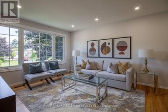 978 Wildwood Dr in Newmarket, ON - Building Photo - Building Photo