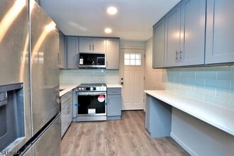 75 Nolans Point Rd in Jefferson, NJ - Building Photo - Building Photo