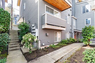 East Vista in Seattle, WA - Building Photo - Building Photo