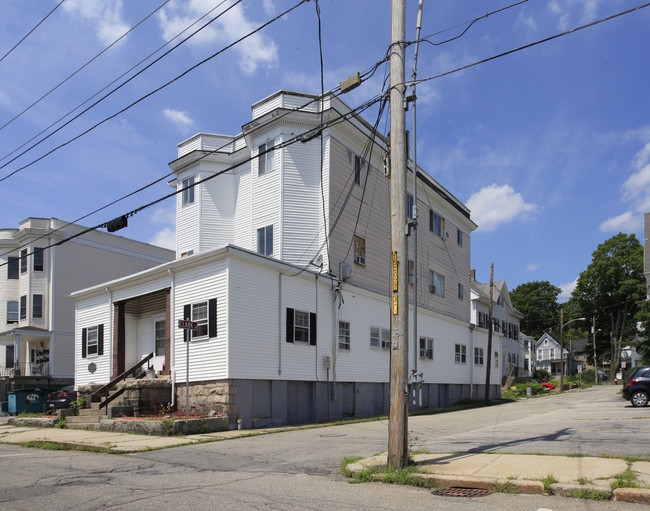 43-45 Exchange St in Milford, MA - Foto de edificio - Building Photo