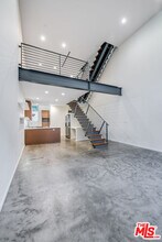 1220 N Orange Grove Ave in Los Angeles, CA - Building Photo - Building Photo