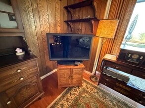 18 Gardner Bay Rd in Sunapee, NH - Building Photo - Building Photo