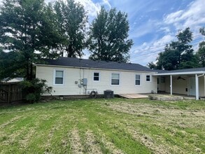 4903 E 25th St in Tulsa, OK - Foto de edificio - Building Photo
