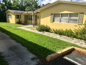 2216 Fillmore St in Hollywood, FL - Building Photo - Primary Photo