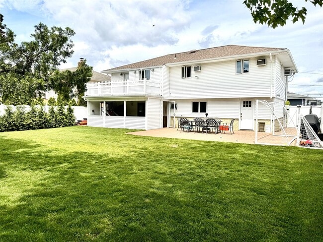 159 Harris Dr in Oceanside, NY - Building Photo - Building Photo