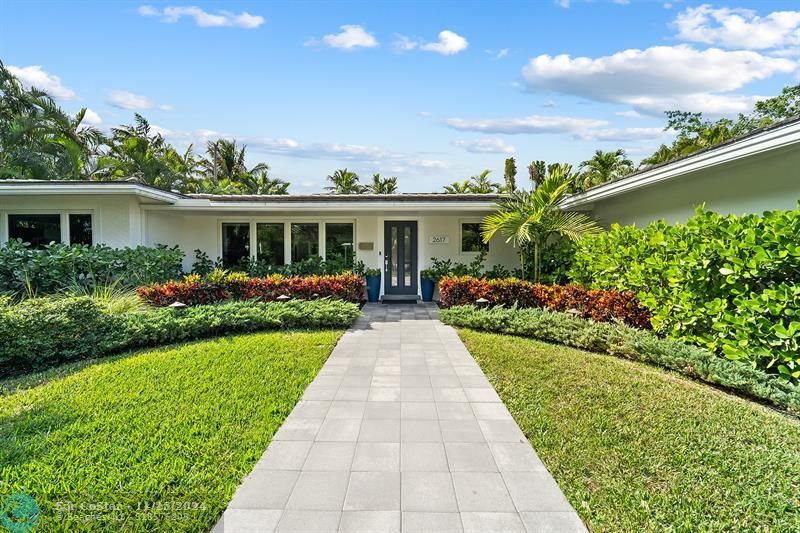 2617 Bayview Dr in Fort Lauderdale, FL - Building Photo