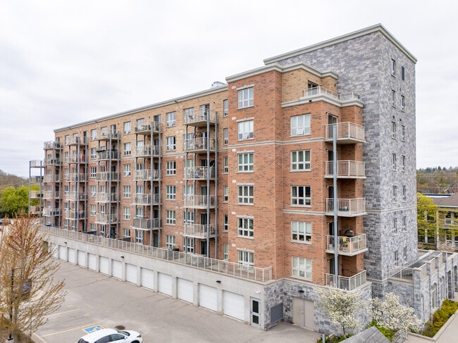 155 Water St S in Cambridge, ON - Building Photo - Building Photo