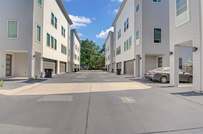 property at 4810 Martin Oaks Ln