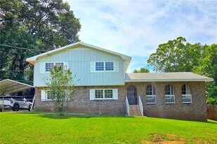 6684 Londonderry Dr in Morrow, GA - Building Photo