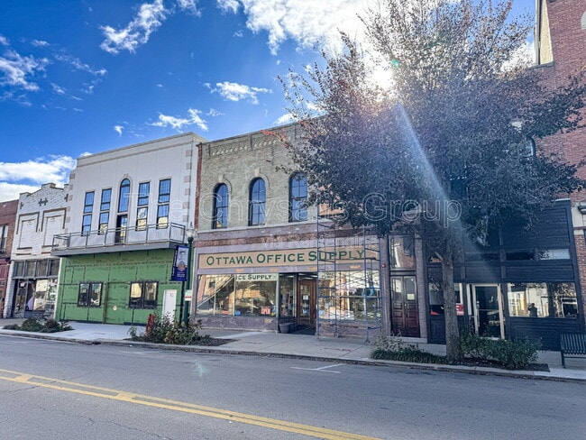 property at 209 W Main St