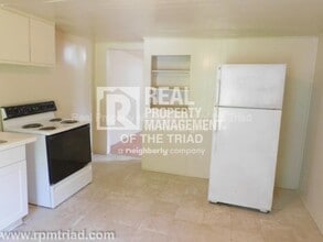 919 B Asheboro St in High Point, NC - Building Photo - Building Photo