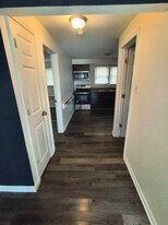 7617 S Colfax Ave, Unit 104 in Chicago, IL - Building Photo