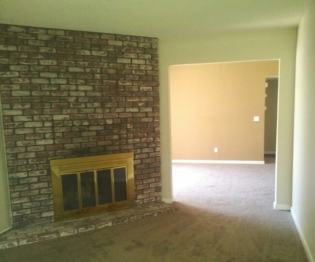 5900 Moss Creek Cir in Fair Oaks, CA - Building Photo - Building Photo