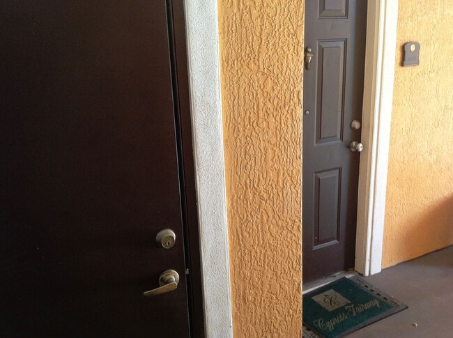 5463 Vineland Rd in Orlando, FL - Building Photo - Building Photo