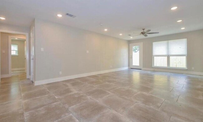 6313 Bowers St in Wallis, TX - Building Photo - Building Photo