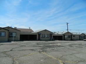 1101 W Main St in Barstow, CA - Building Photo - Building Photo