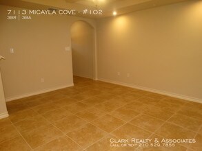 7113 Micayla Cove-Unit -#102 in San Antonio, TX - Building Photo - Building Photo