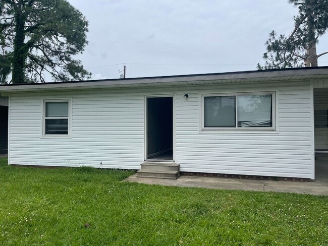 120 Emerite Dr