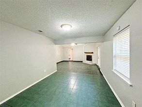 3404 Elgenwood Trail in Arlington, TX - Foto de edificio - Building Photo