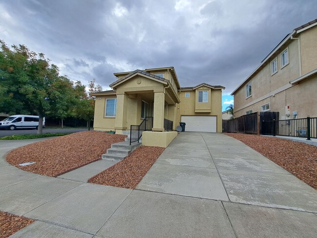 1931 Leaning Oak Dr in Fairfield, CA - Building Photo - Building Photo