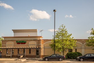 Siena at Old Orchard in Skokie, IL - Building Photo - Building Photo