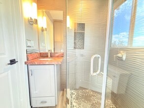 341 Marie Ave in Los Angeles, CA - Building Photo - Building Photo