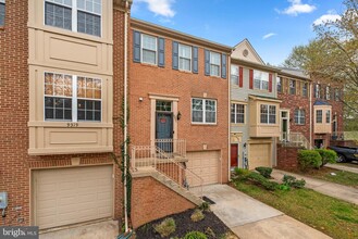 9321 Daly Ct in Laurel, MD - Foto de edificio - Building Photo