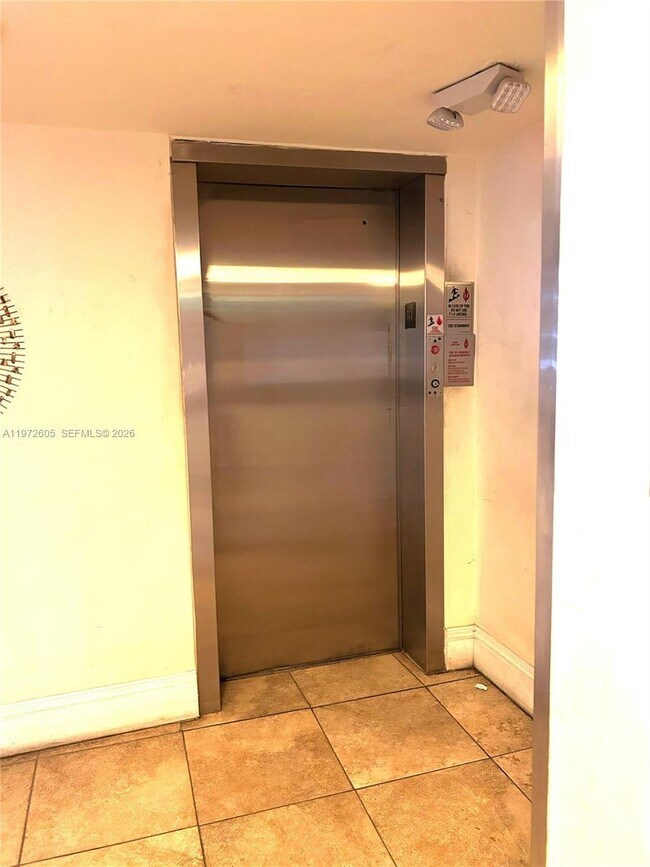 910 Michigan Ave in Miami Beach, FL - Building Photo - Building Photo