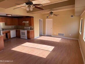 10633 Woolmarket Lake Rd in Biloxi, MS - Building Photo - Building Photo