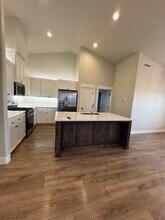 3733 Folium St in Medford, OR - Building Photo - Building Photo