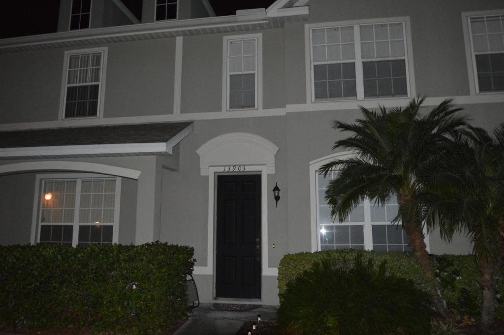 13903 Abbey Ln in Largo, FL - Building Photo